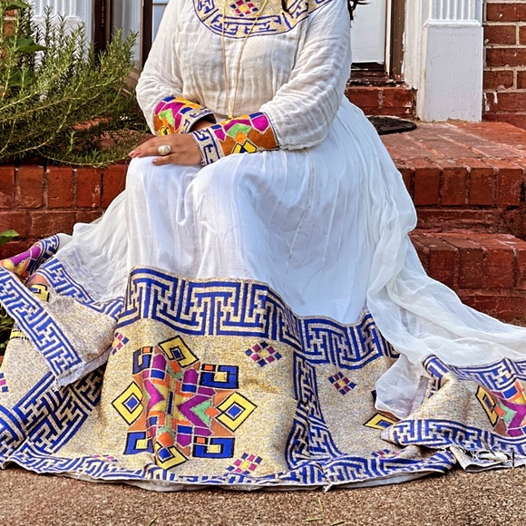 Ethiopian traditional dress/kamis - Picture 3 of 4